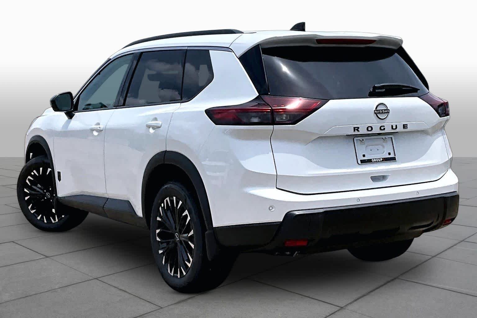 New 2026 Everest White Pearl TriCoat Nissan Dark Armor image 7