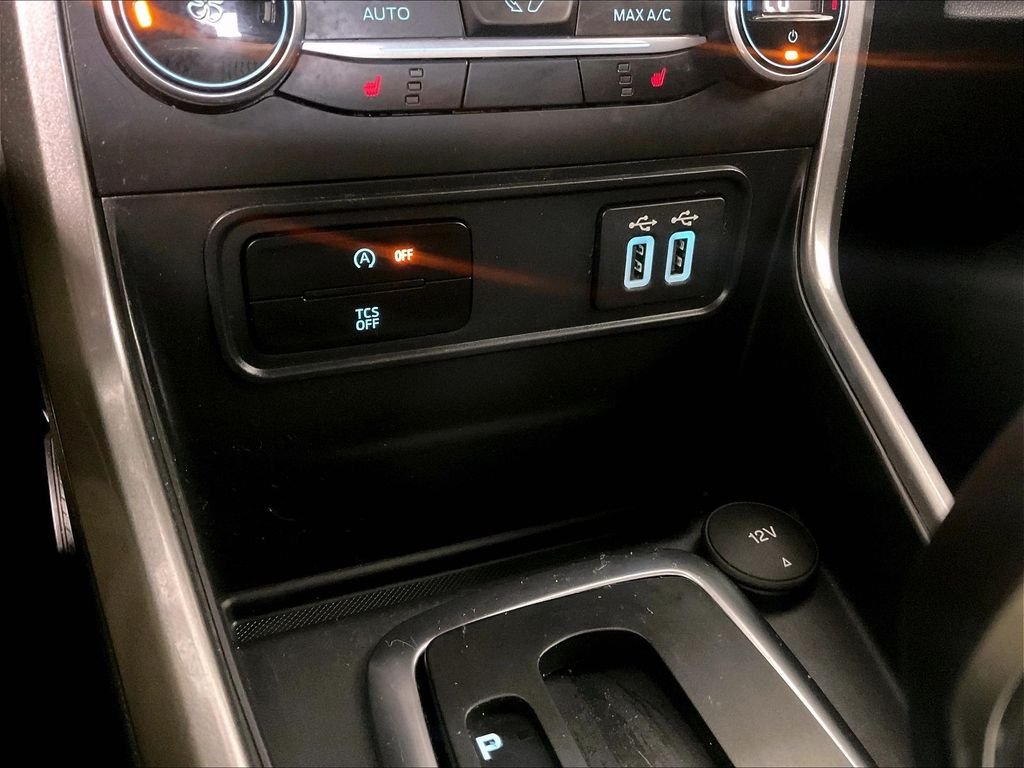 Used 2019 Red Ford SE image 28