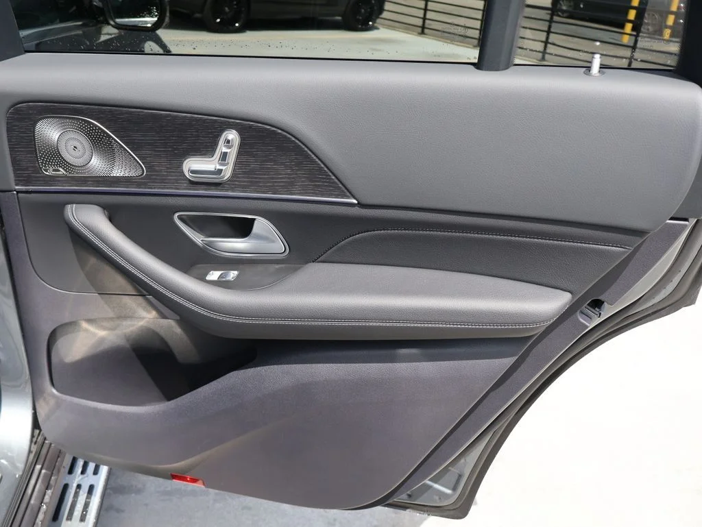 New 2026 Selenite Grey Metallic Mercedes-Benz GLS 450 image 15