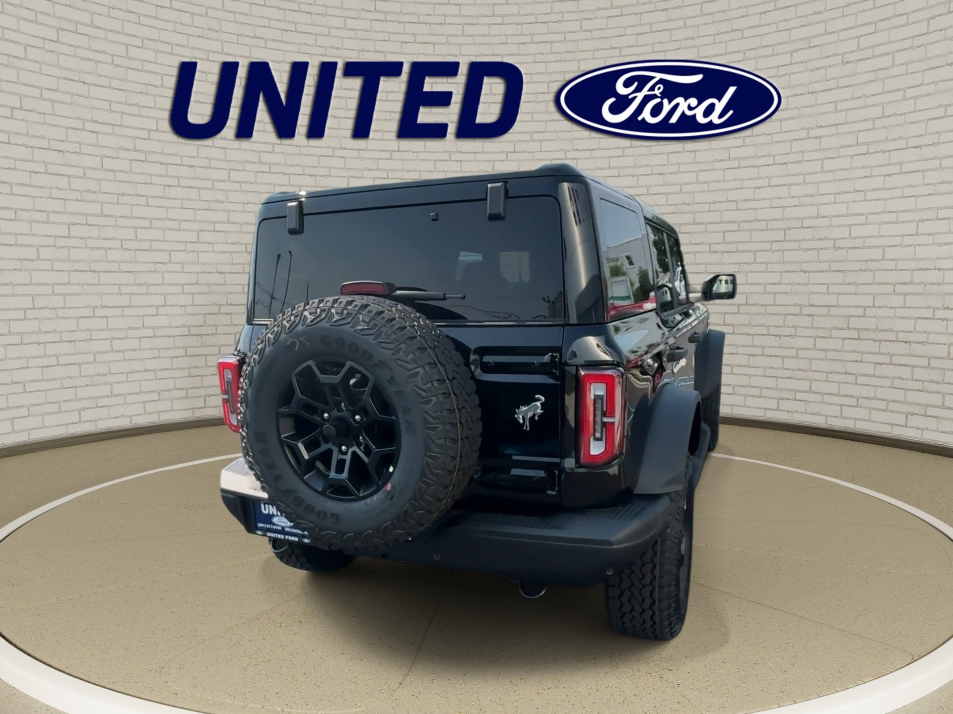 New 2026 Shadow Black Ford Badlands® image 7