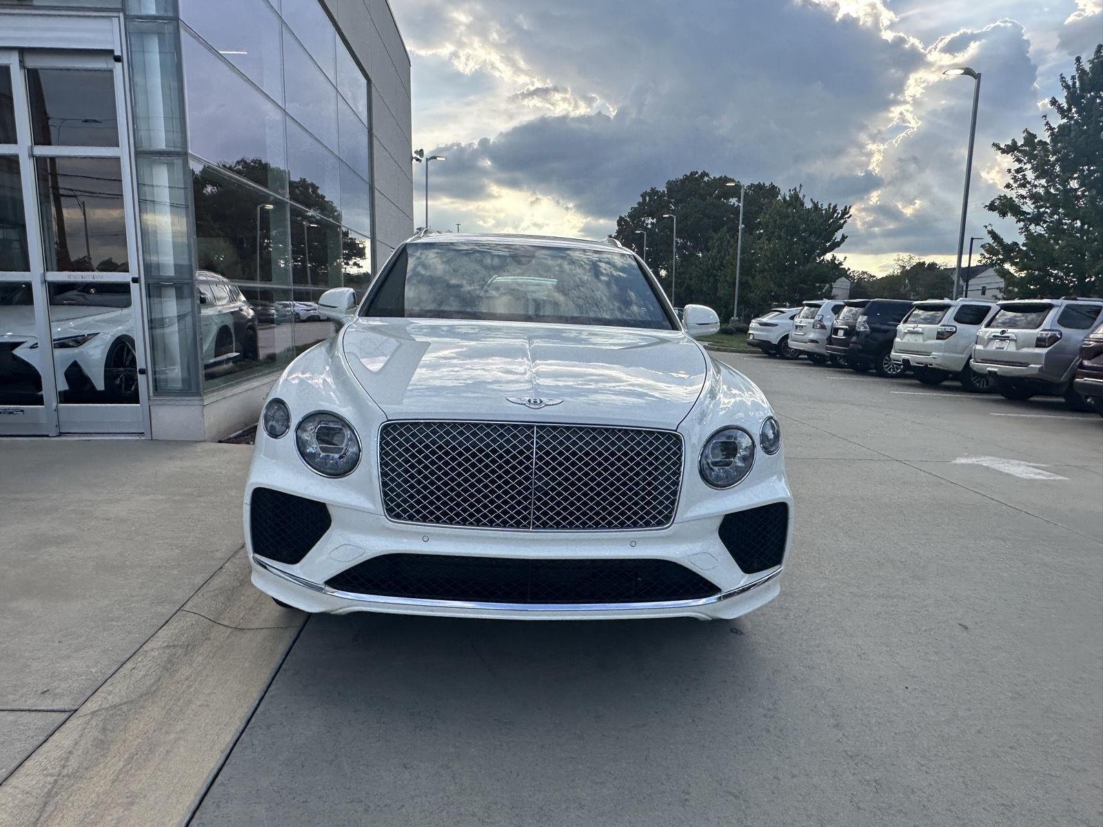 Used 2023  BENTLEY  image 2
