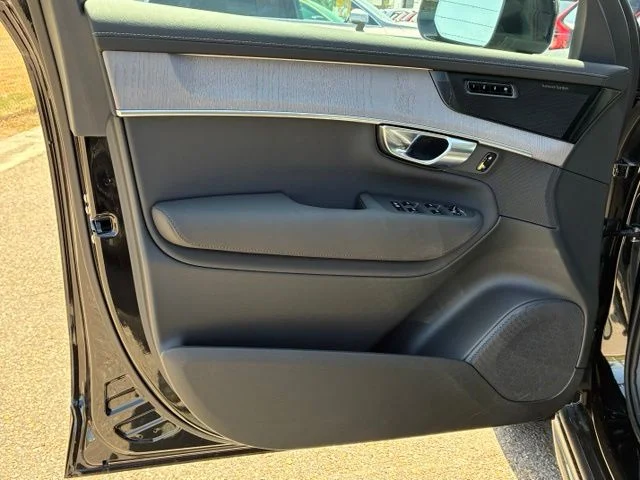 New 2026 Onyx Black Volvo Ultra image 17