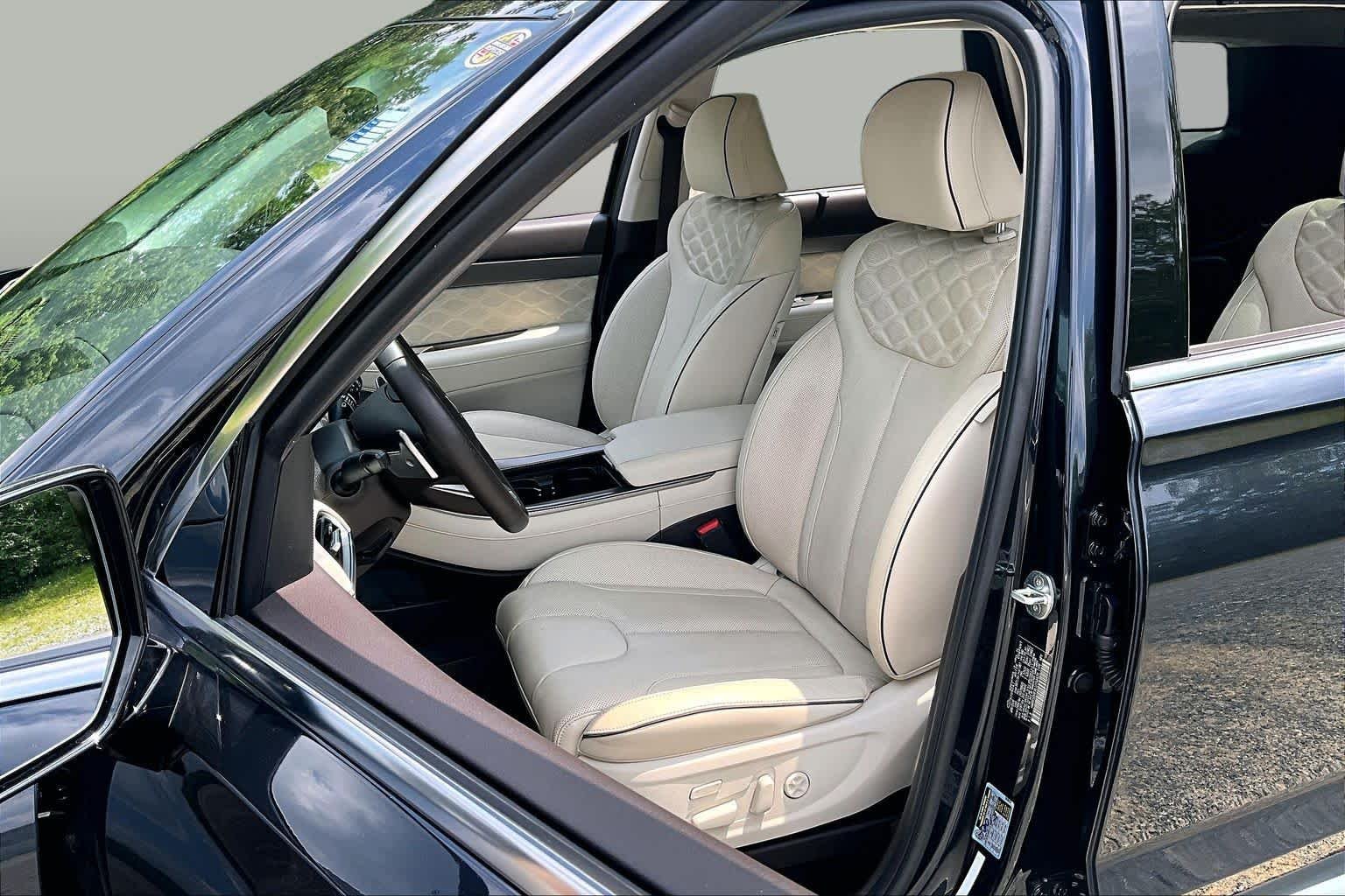 Used 2020 Moonlight Cloud Hyundai Limited image 8