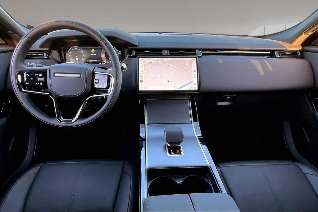 New 2026 FUJI WHITE Land Rover S image 5