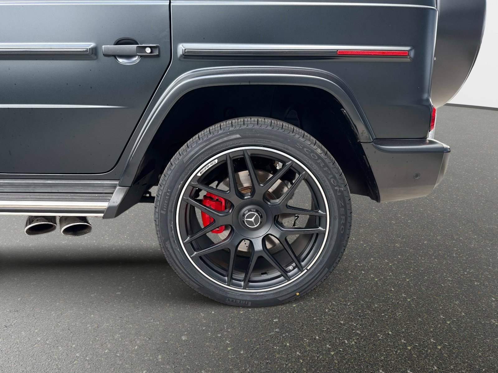 Certified Used 2022 MANUFAKTUR Night Black Magno Mercedes-Benz G 63 AMG® image 11