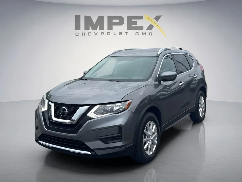 Used 2018  Nissan SV image 1