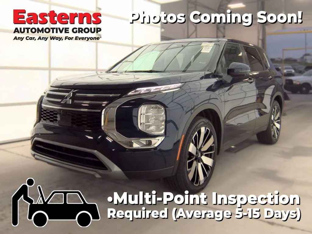 Used 2025 Blue Mitsubishi SE image 1