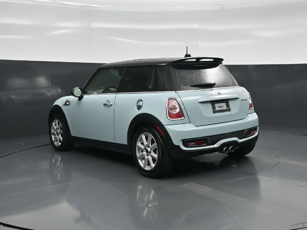Used 2013 Blue MINI Base image 6