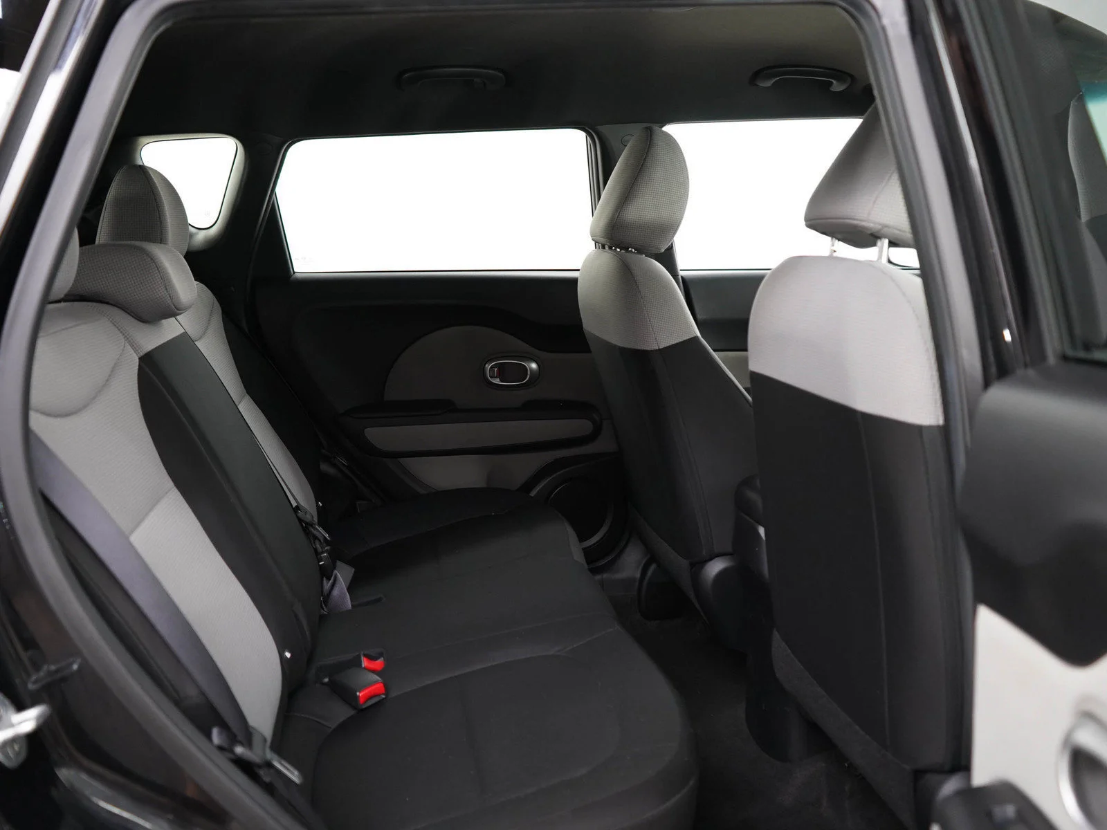 Used 2015 Shadow Black Kia  image 12