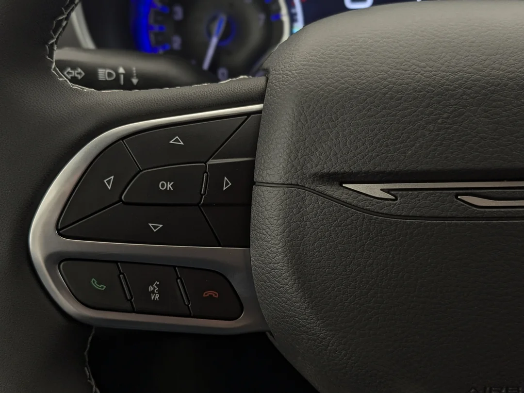 New 2027 White Chrysler Select - - FWD - 8-Passenger Seating - Stow n Go - Remote Start & More! image 17