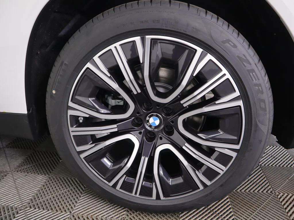 Used 2026 White BMW 30 xDrive image 33