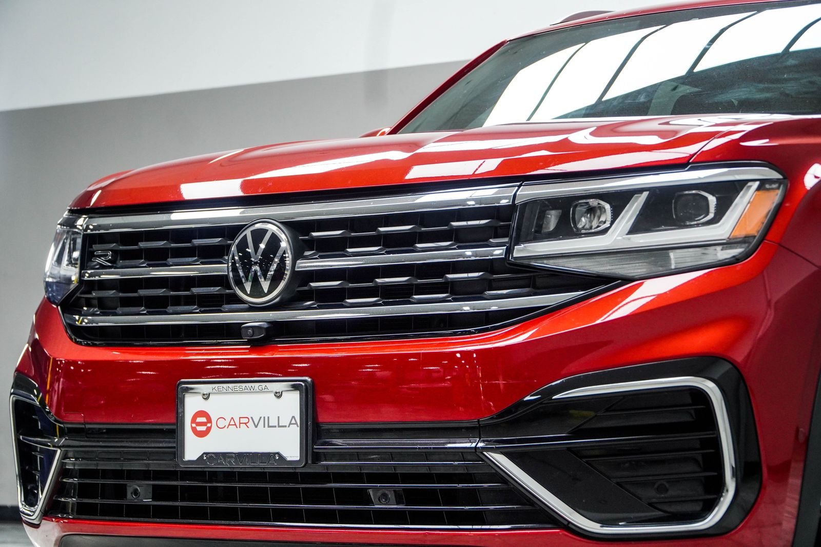 Used 2020 Red Volkswagen 3.6L V6 SEL Premium R-Line image 2