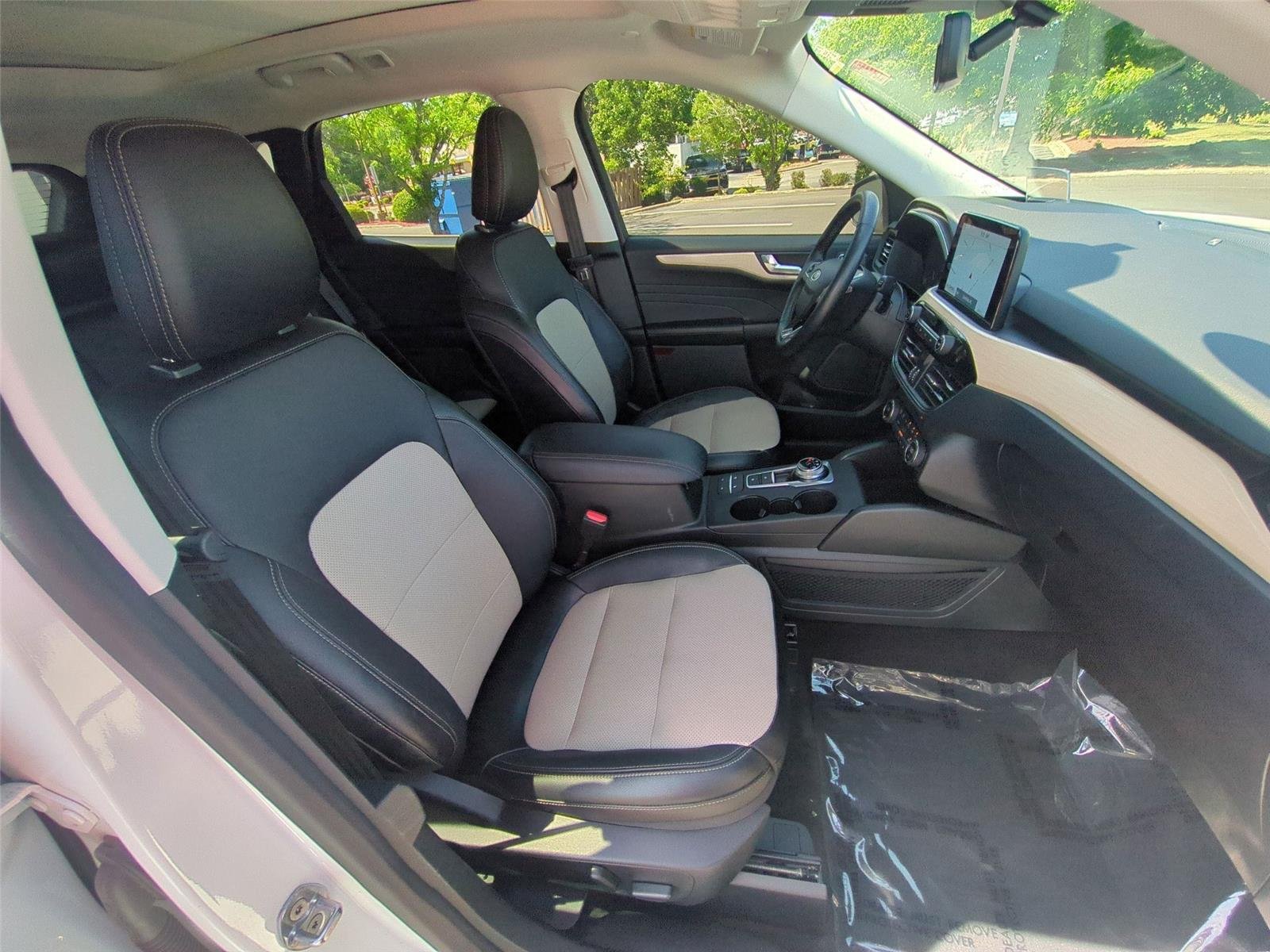 Used 2021 Star White Metallic Tri-Coat Ford Titanium image 39