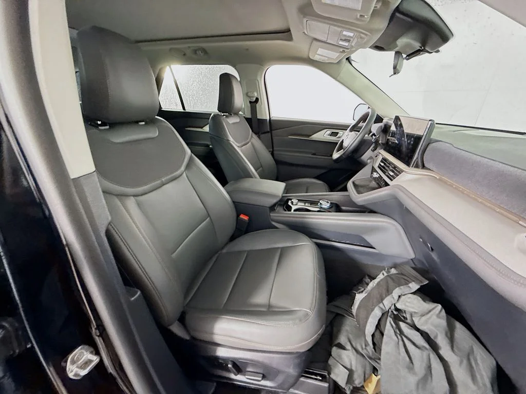 New 2026 Agate Black Metallic Ford Active image 30