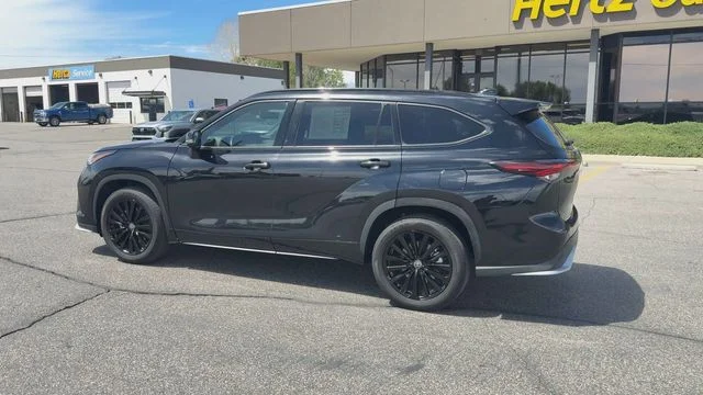 2025 Toyota Highlander LE - Photo 6