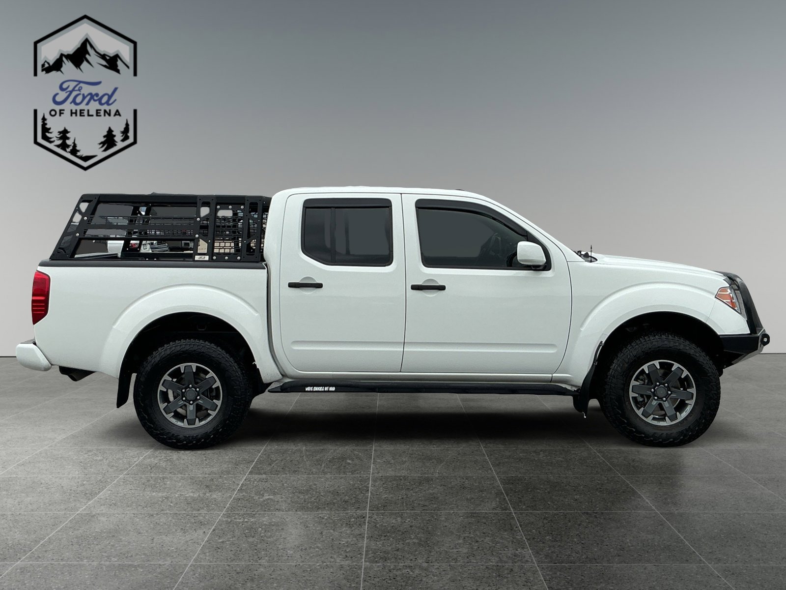 Used 2019 Glacier White Nissan PRO-4X image 6