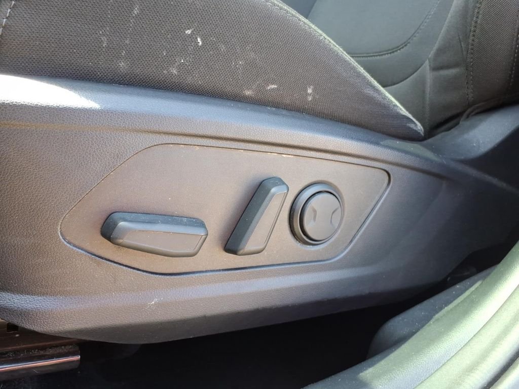 Used 2022 Gray Hyundai SEL image 23