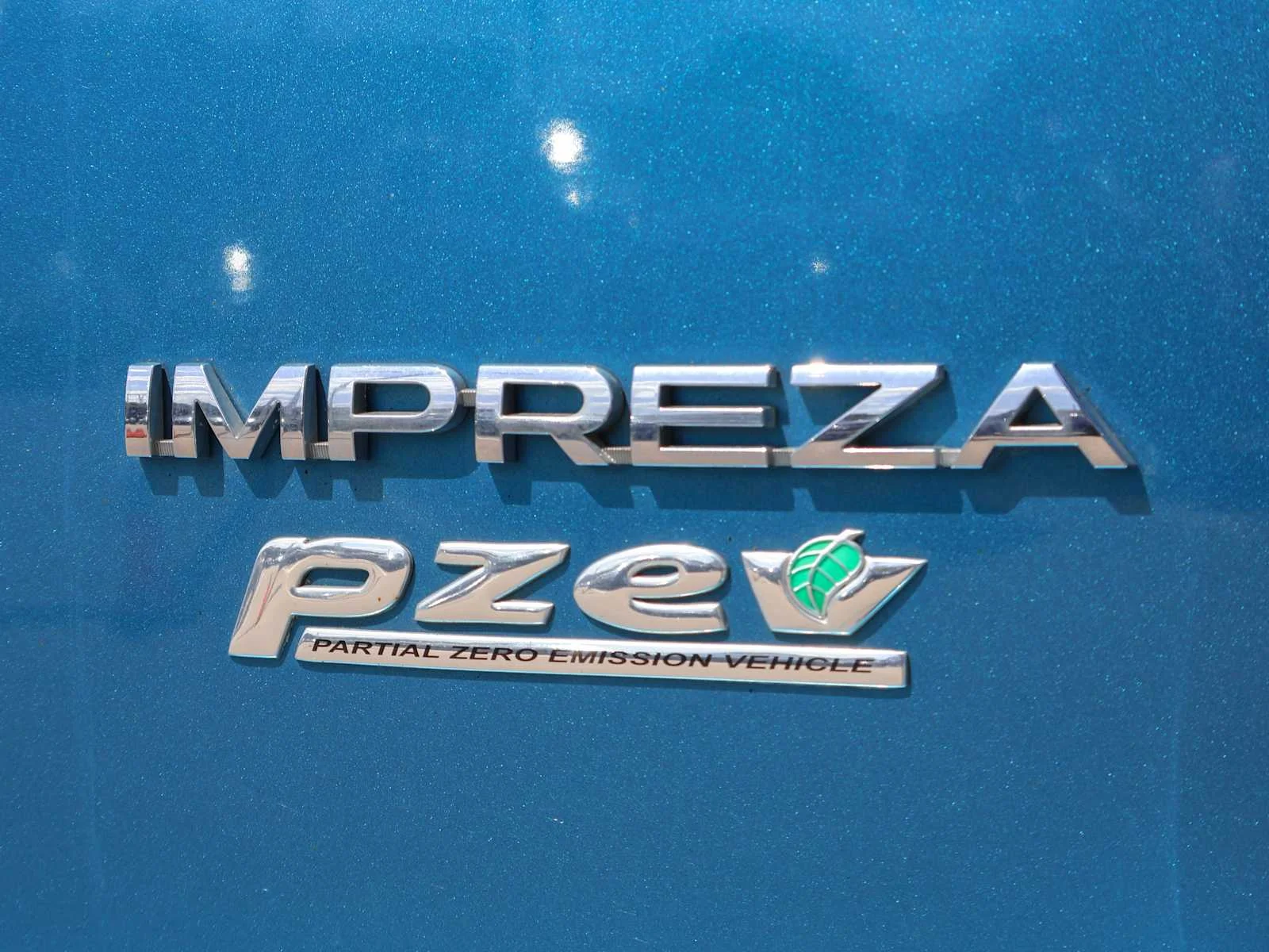 Used 2017 Island Blue Pearl Subaru  image 12