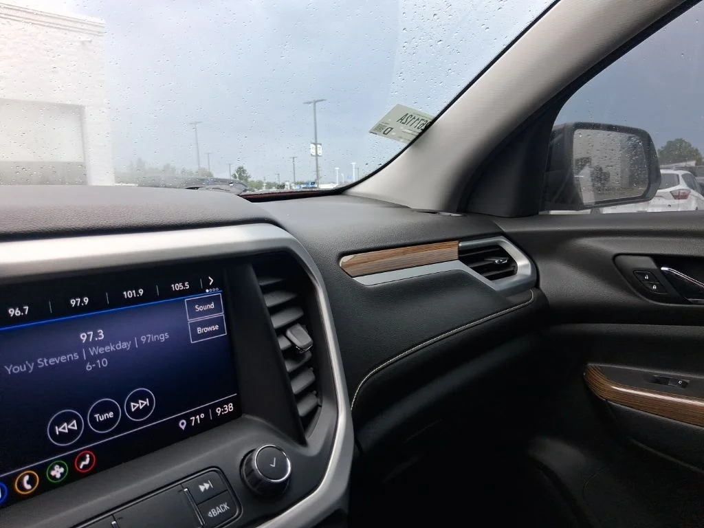 Used 2020 Ebony Twilight Metallic GMC SLE image 26
