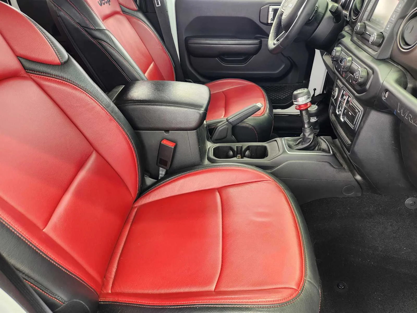 Used 2018 Bright White Clearcoat Jeep Sport S image 12