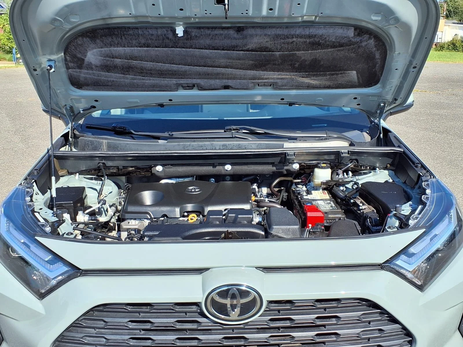 Used 2022 Lunar Rock Toyota XLE image 31