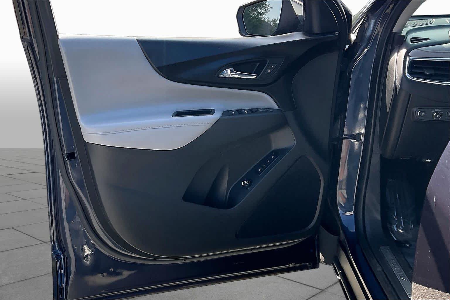 Used 2019 Storm Blue Metallic Chevrolet Premier image 21