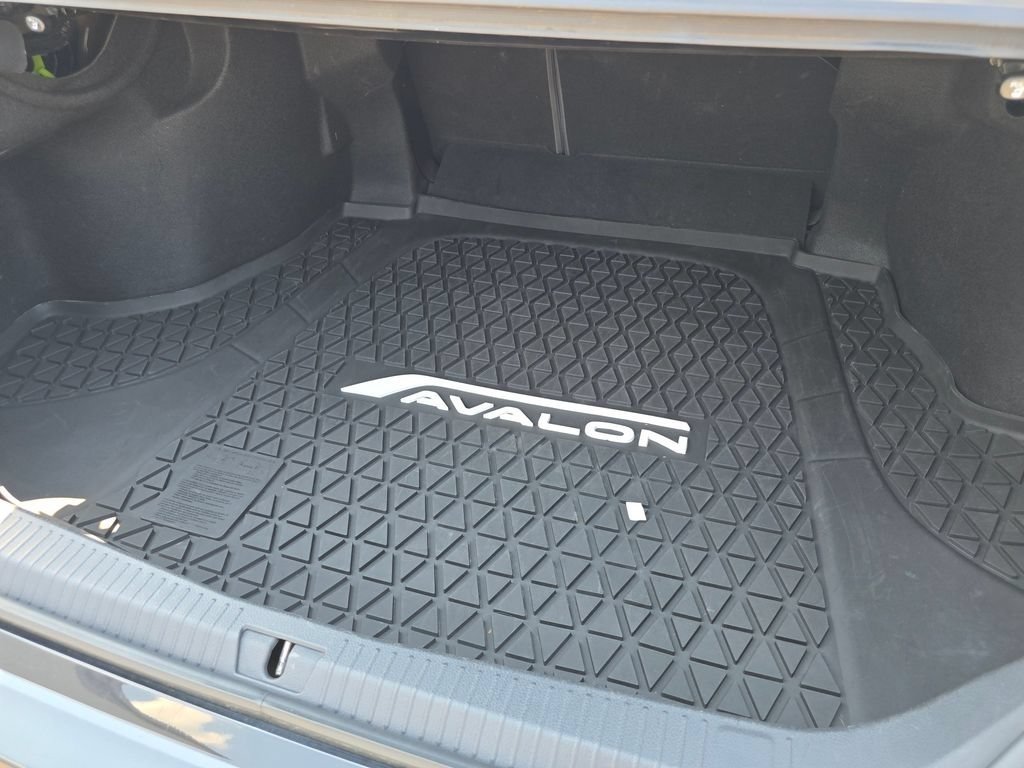 Used 2019 Midnight Black Metallic Toyota XLE image 27