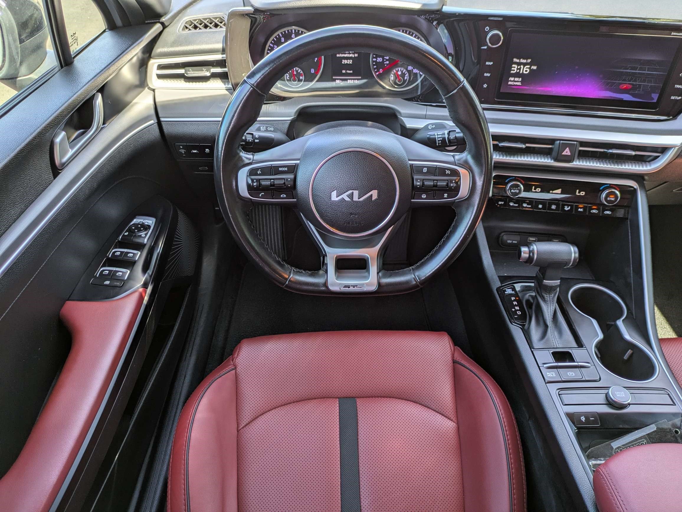 Used 2023 Wolf Gray Kia GT-Line image 15