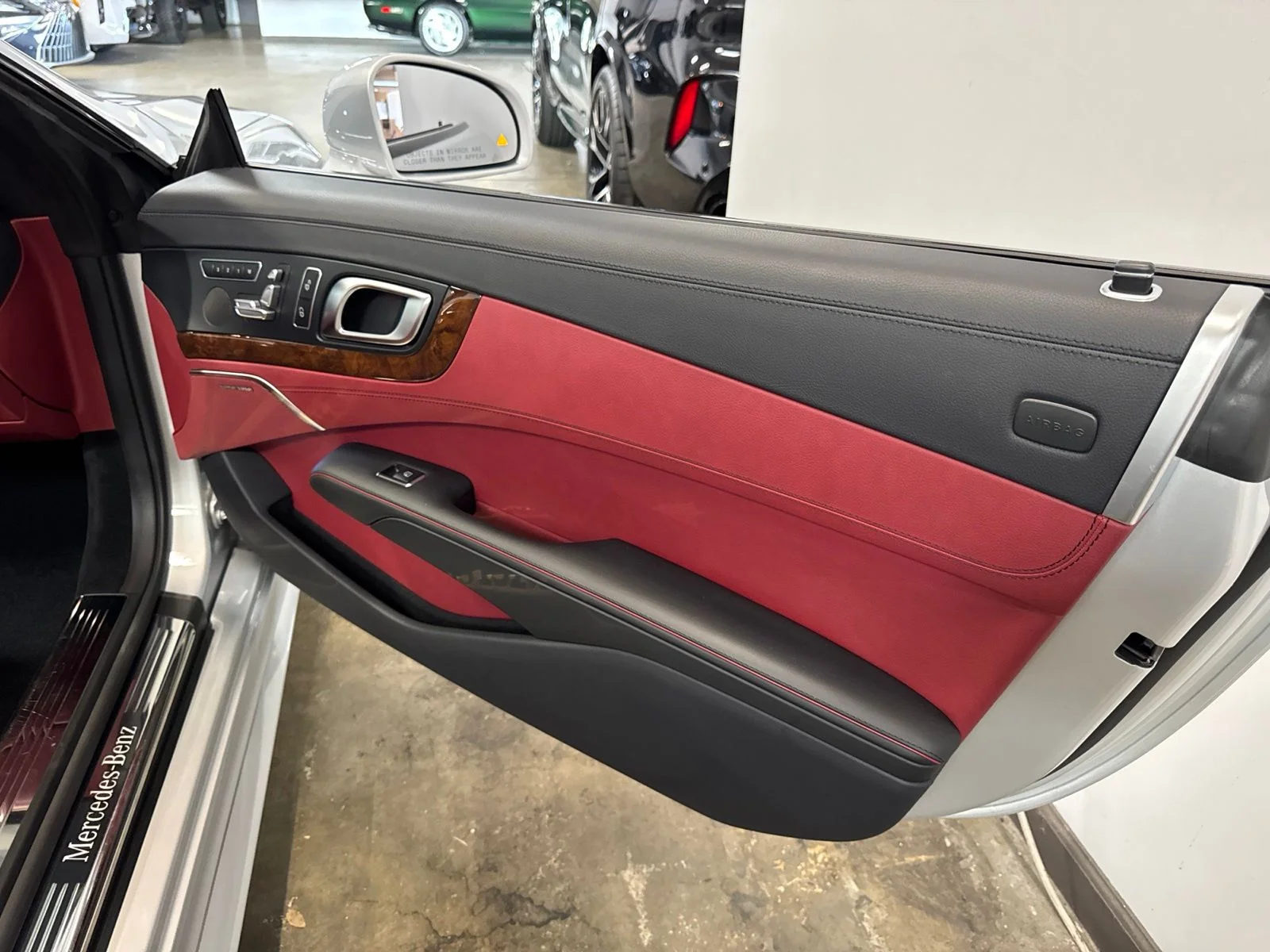 Used 2019 Silver Mercedes-Benz SL 550 image 27