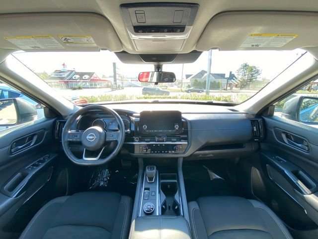 Used 2023 Gray Nissan SV image 17