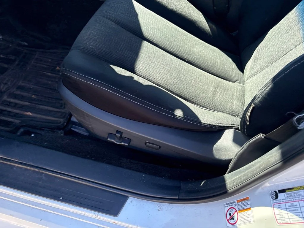 Used 2014 White Subaru 2.5i image 12
