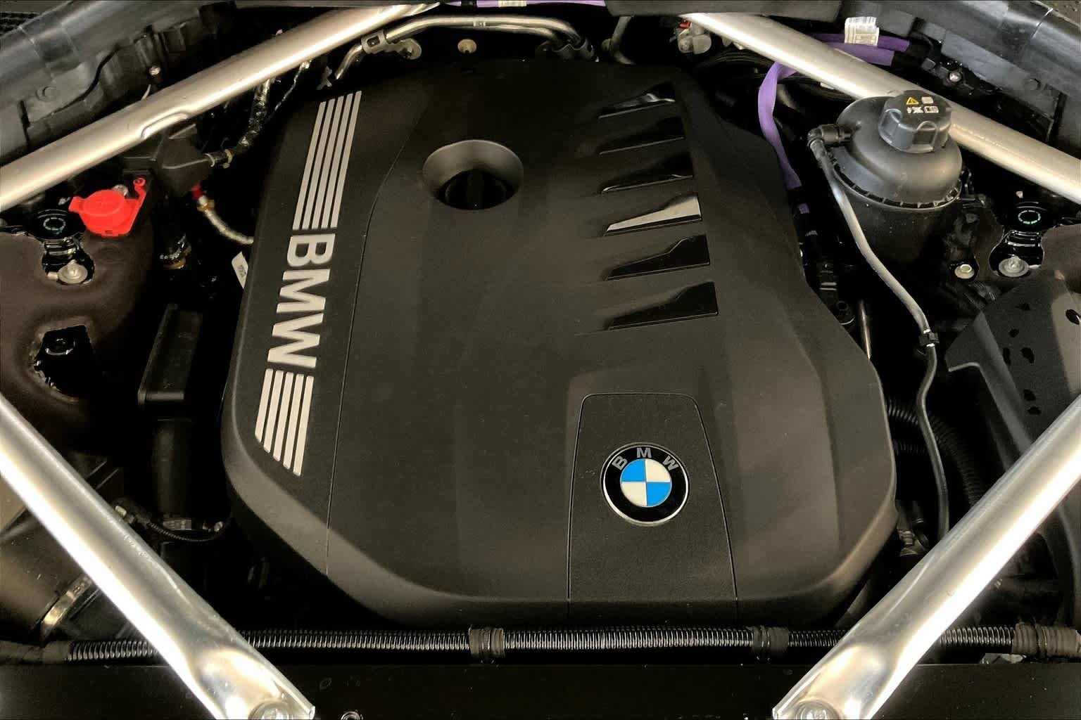 Used 2025 Carbon Black Metallic BMW xDrive40i image 17