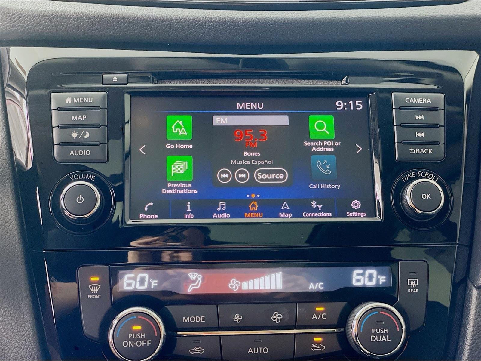 Used 2018 RED NISSAN  image 19