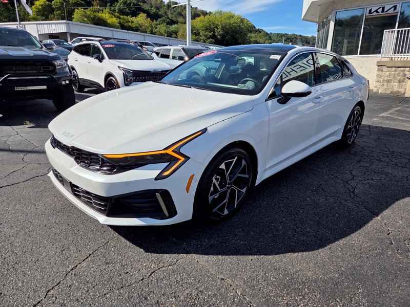 Used 2026 White Kia EX image 3