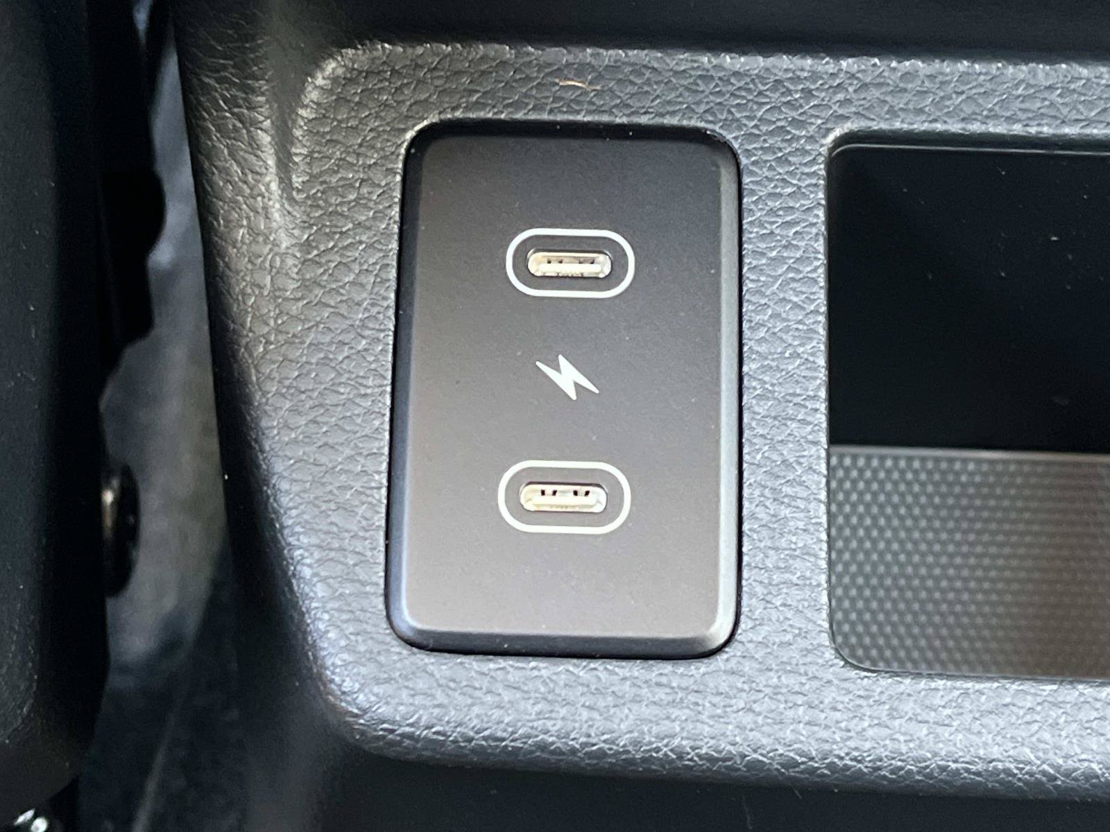 New 2026 Snow White Pearl Kia S image 18