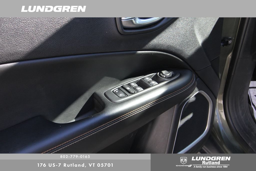 Used 2020 Green Jeep Latitude image 34