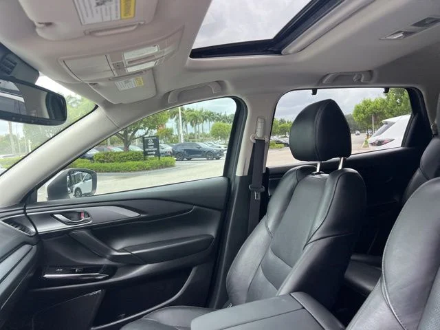 Used 2020 White Mazda Touring image 19