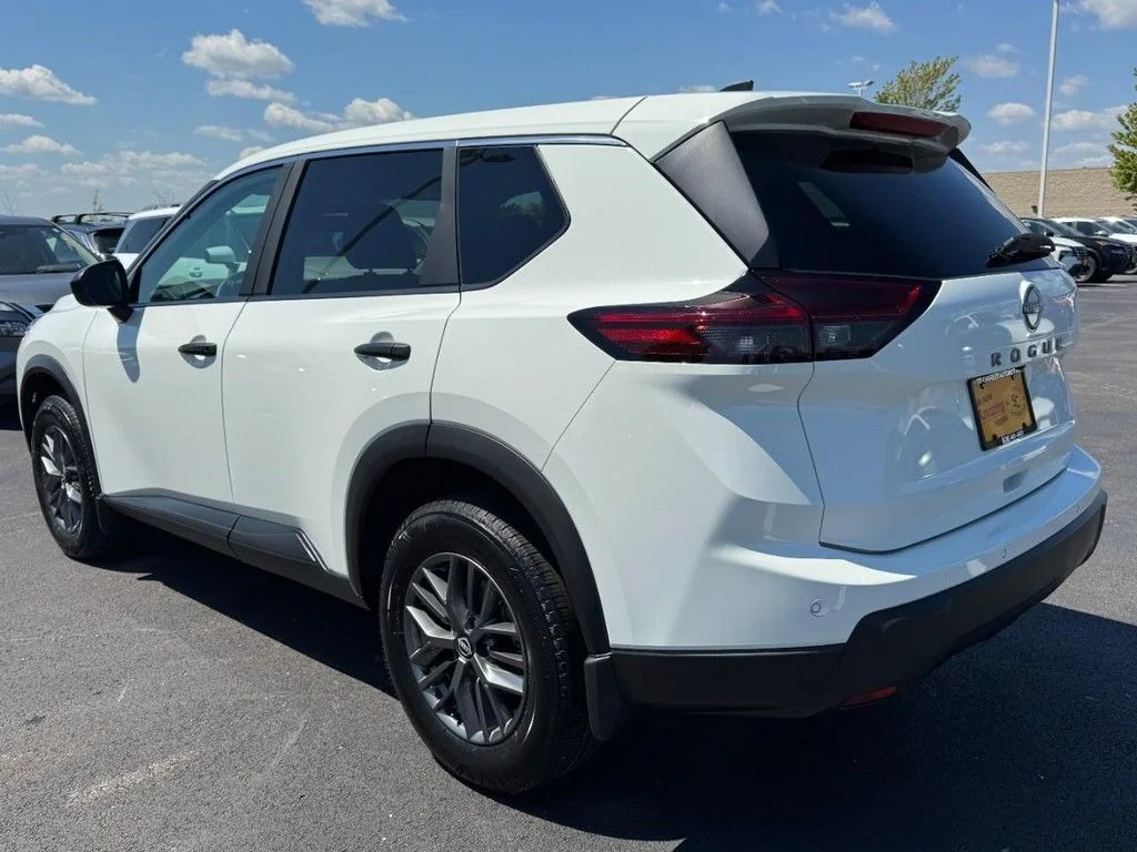 Certified Used 2025 White Nissan S image 5