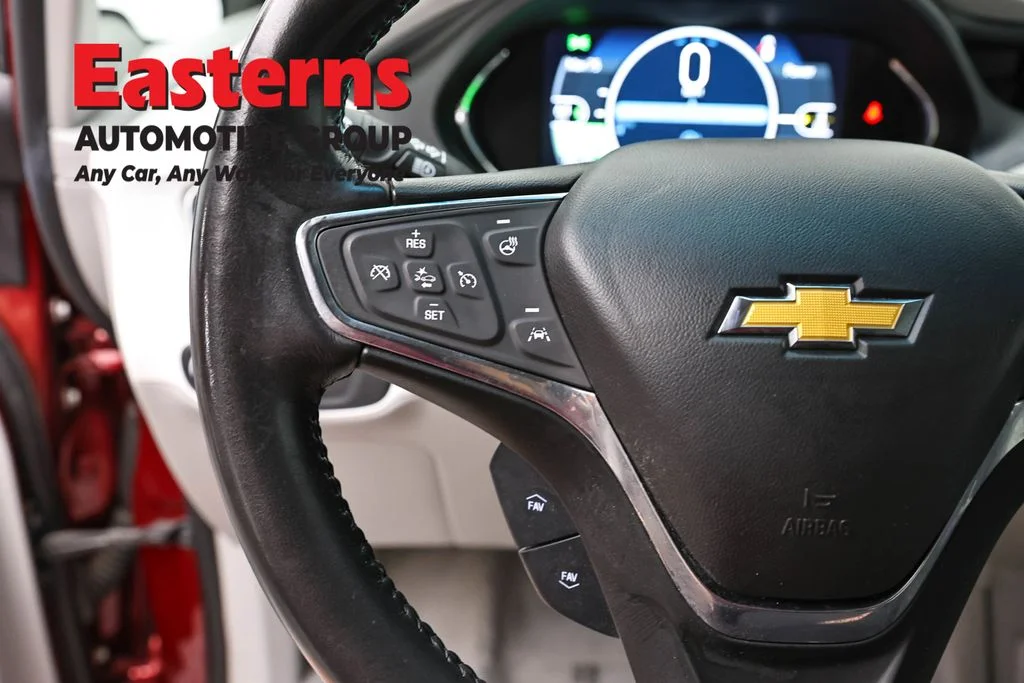 Used 2018 Red Chevrolet Premier image 15