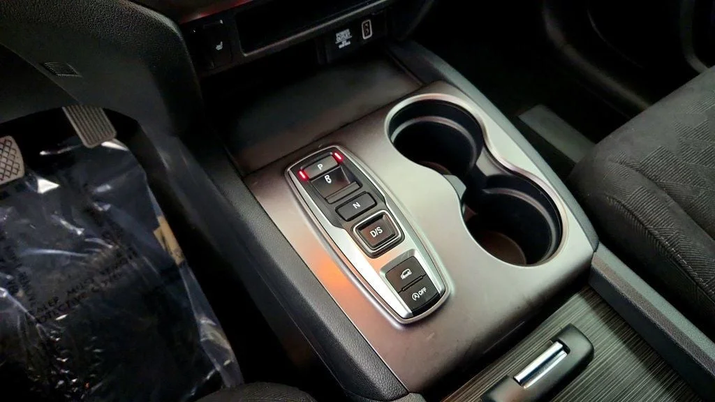 Used 2022 Platinum White Pearl Honda Sport AWD image 16