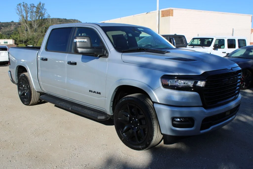 New 2026 Silver Zynith Exterior Paint Ram Laramie image 3
