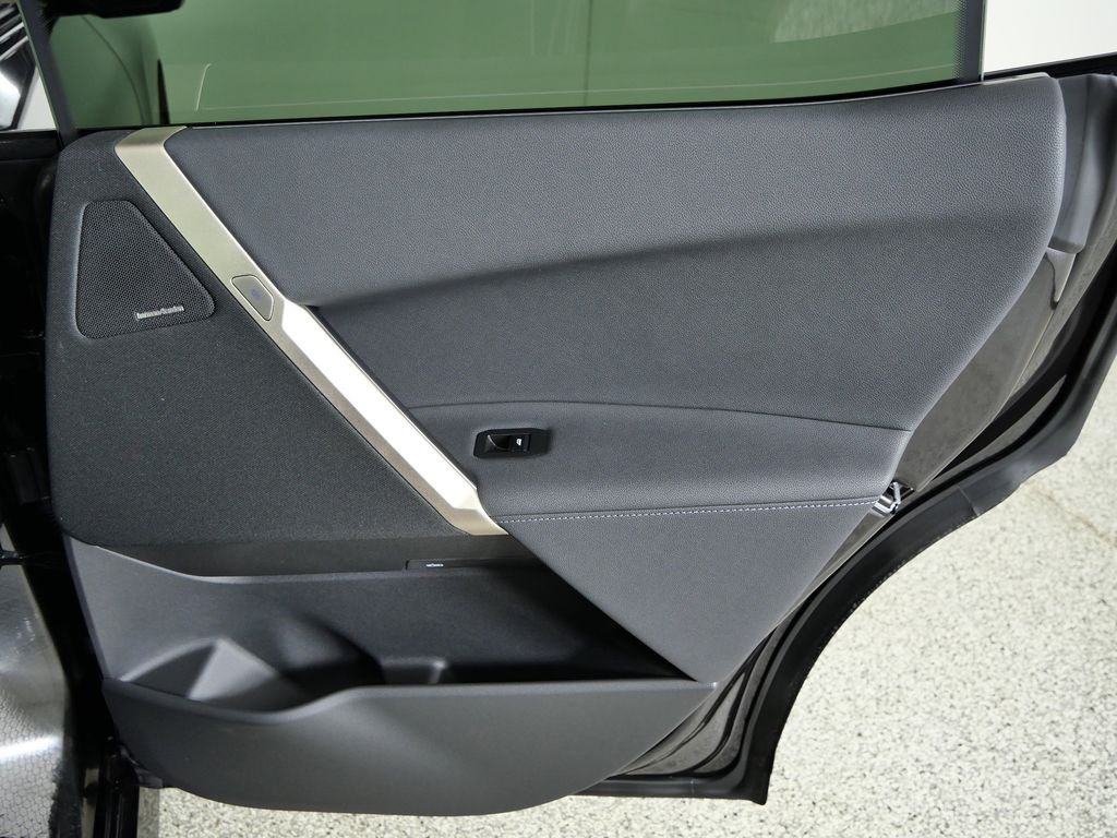 2026 BMW iX 60 - Photo 24