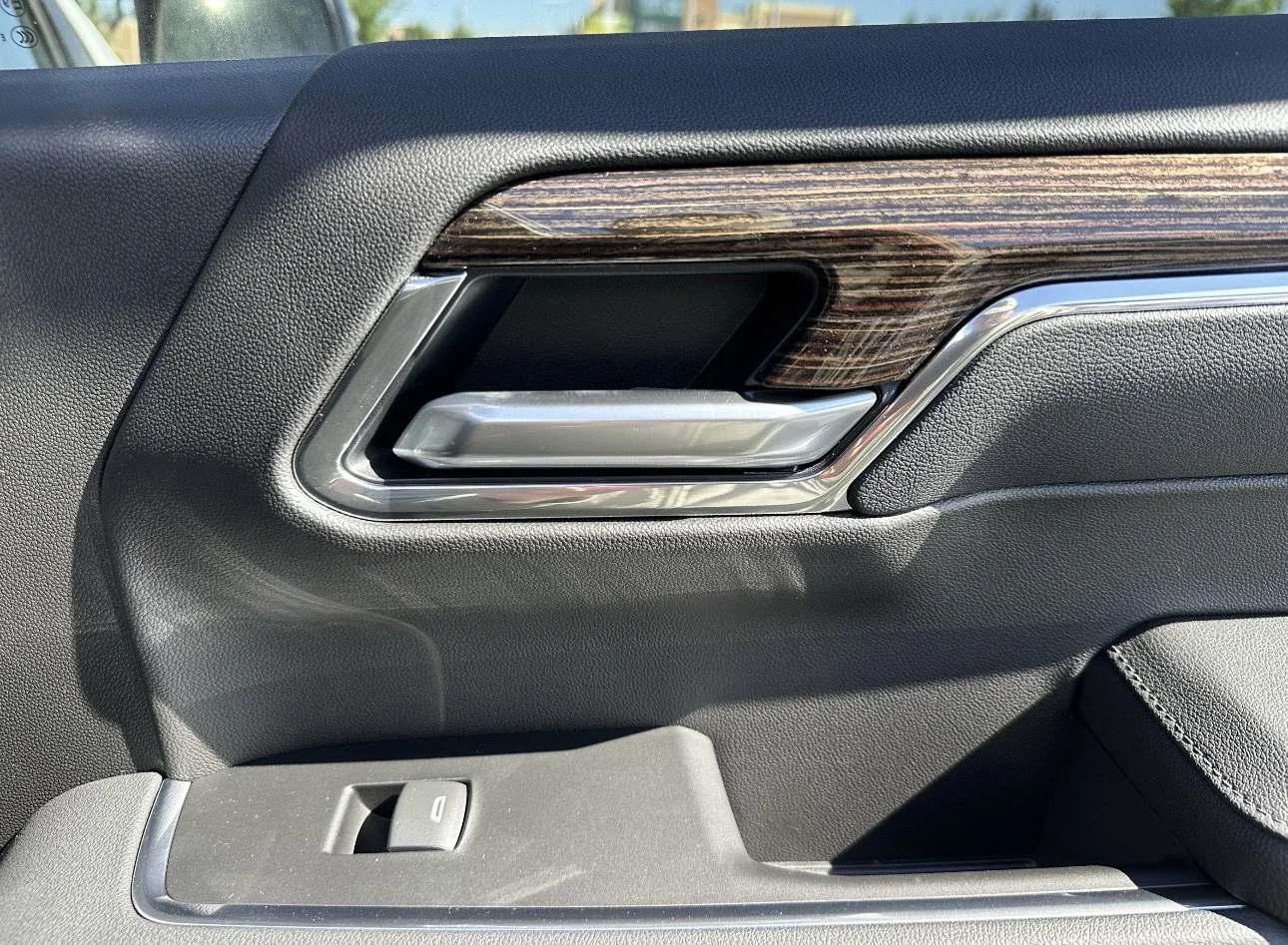New 2026 Summit White GMC Elevation image 22