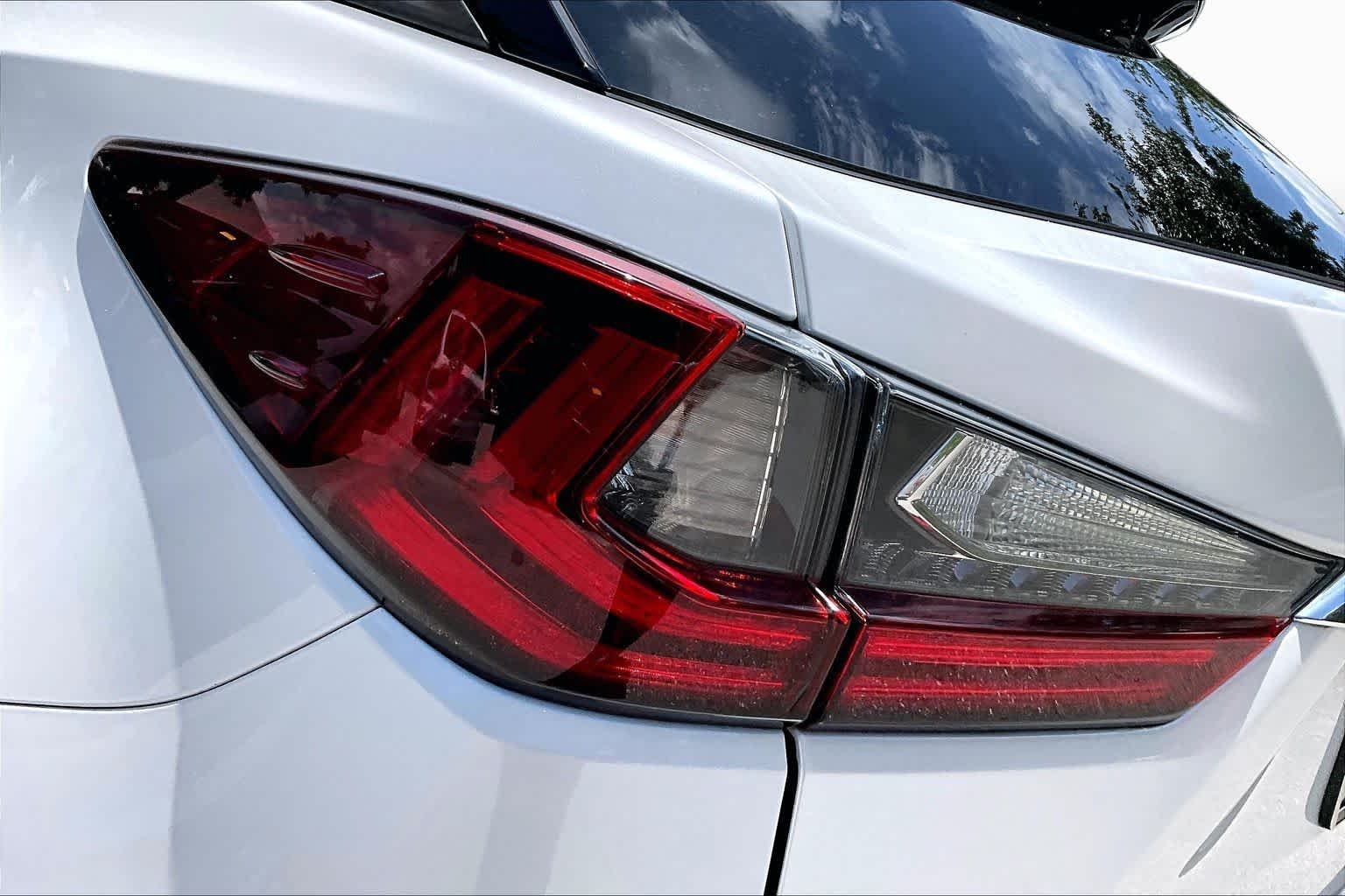 Used 2018 Eminent White Pearl Lexus  image 29