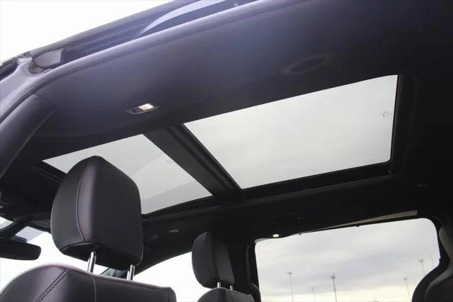 2026 Chrysler Pacifica Limited - Photo 12