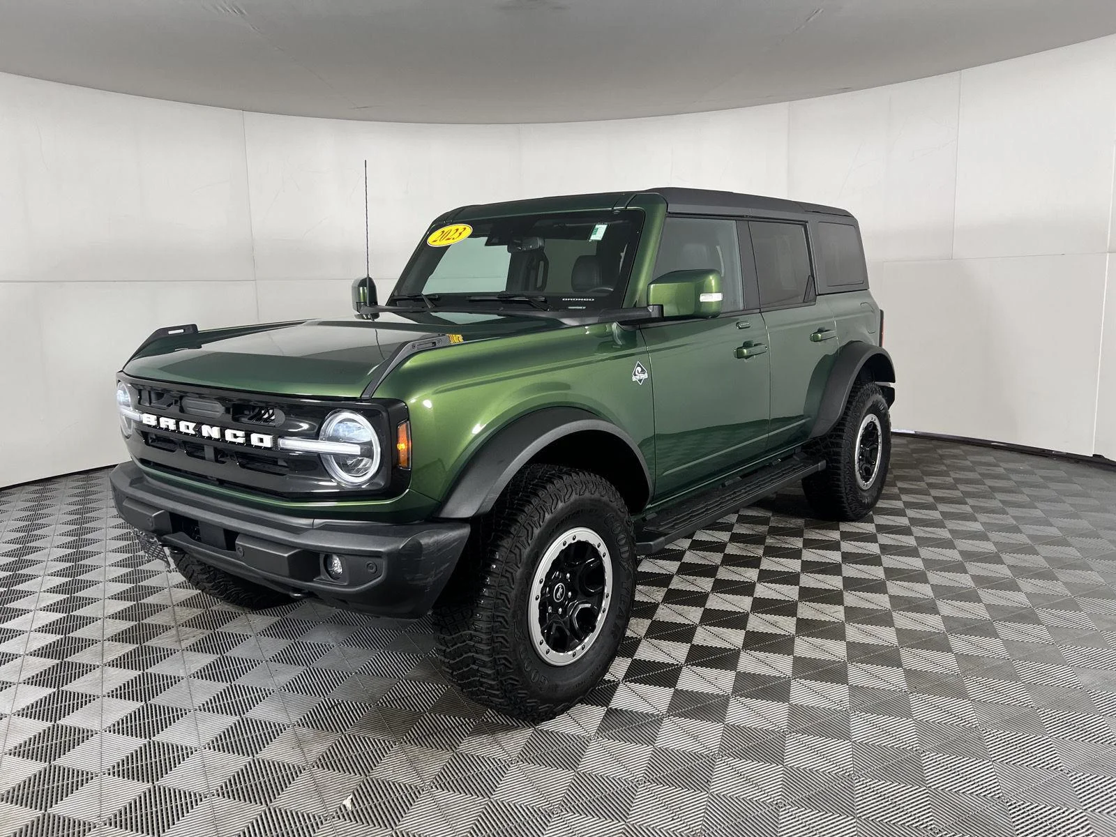 Used 2023 Eruption Green Ford Outer Banks image 40