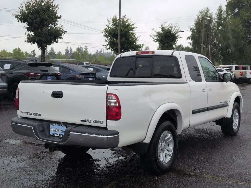 Used 2006 Natural White Toyota SR5 image 5