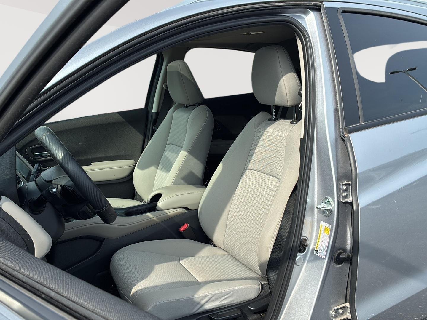 Used 2022 Lunar Silver Metallic Honda EX image 3