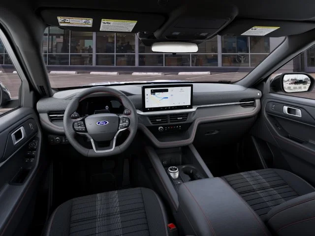 New 2027 Agate Black Metallic Ford ST-Line image 9
