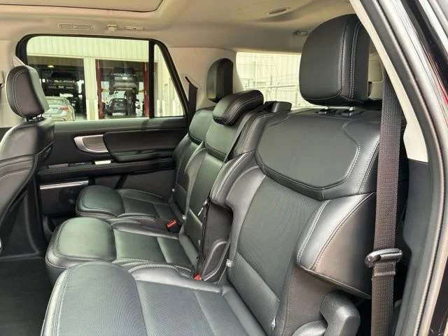 Used 2025 Black Metallic Ford Platinum image 9